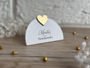 Elegancka półokrągła winietka ze złotym serduszkiem.