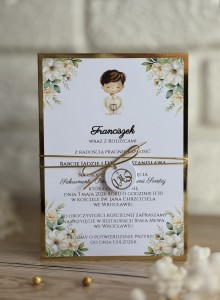 Zaproszenie na komunię  z chłopcem i złotą kokardką 