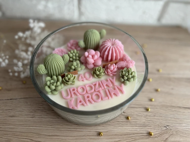 Świeca sojowa w szkle.