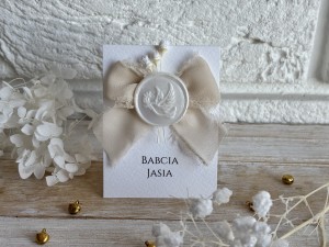 Winietki z lakiem i szyfonową kokardką 