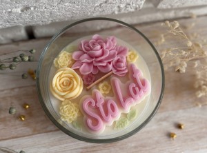 Świeca sojowa z kwiatami -Sto lat- 150g 